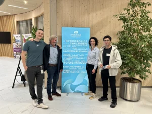 Read more about the article Wasserstoffspeicherung: sicher, modular, skalierbar? Best-Practice-Besuch Hydrogen Power Summit 2026 und HydroSolid